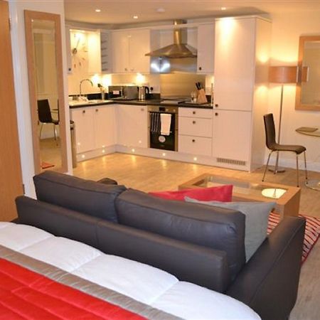 House Of Fisher - Central Point Basingstoke Esterno foto